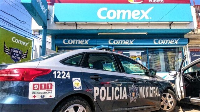 Chihuahua: asaltan tienda de pinturas, encierran a empleados en baño