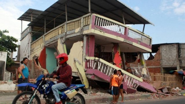 Suman 646 fallecidos por sismo en Ecuador