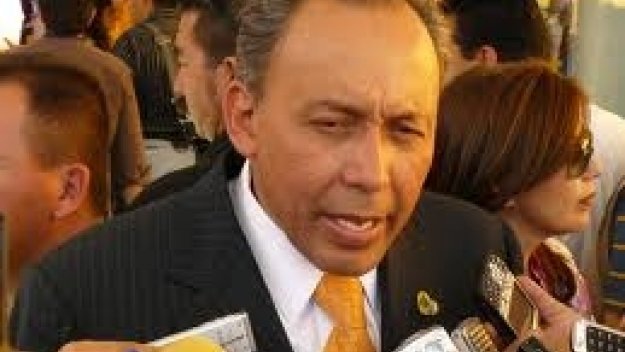 Abre su página de internet, el ex gobernador José Reyes Baeza