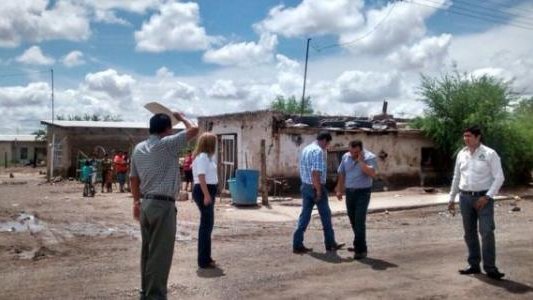 Reconstruirá Coesvi casas dañadas por lluvia en Villa Ahumada