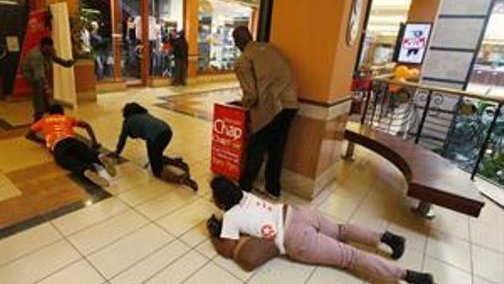 Kenia: registran intensos combates en centro comercial de Nairobi asaltado por islamistas