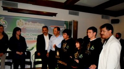 Abandera el Alcalde a la delegación olímpica de Chihuahua 