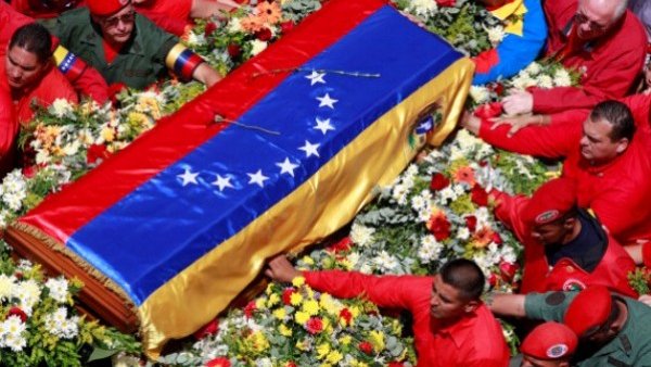 Caracas se paraliza para acompañar a Hugo Chávez