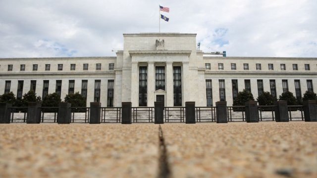 Fed eleva su tasa de interés a un rango de hasta 2.25%, nivel más alto en 10 años