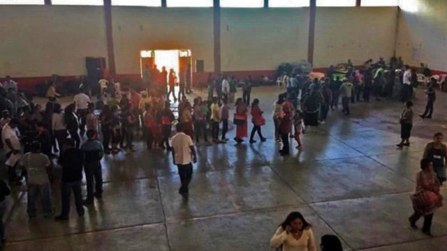 Desplazados-refugiados de Guerrero piden ir a albergues de la CDMX