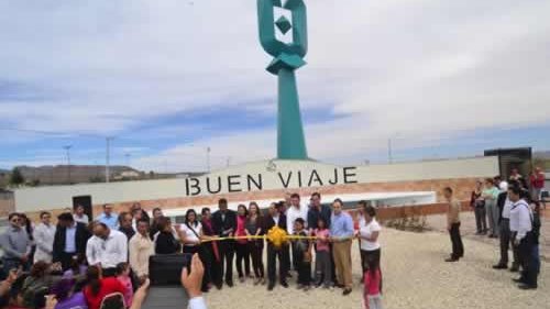 Remodelan camellón del Km 15 de la carretera Chihuahua-Juárez