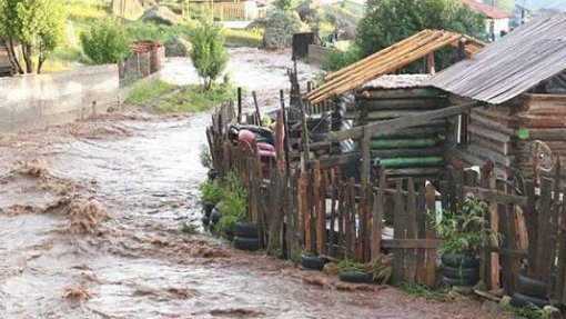 Inundaciones por fuerte tormenta en San Juanito
