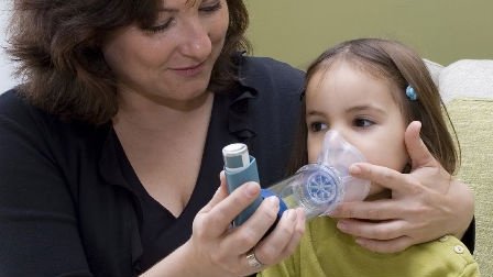 Las crisis de asma aumentan en temporada invernal: IMSS