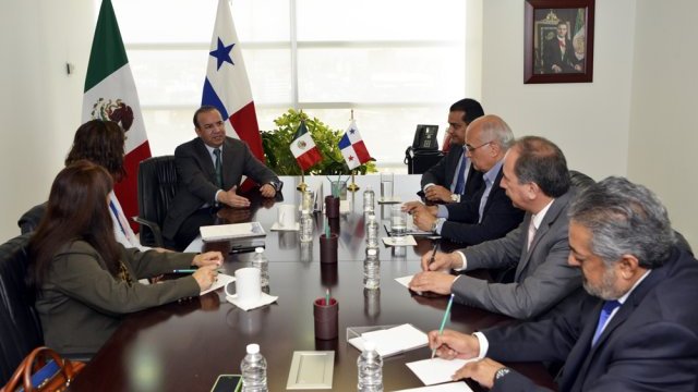 Recibe secretario Alfonso Navarrete Prida a Ministro del Trabajo de Panamá