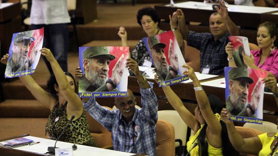 Entregan Premio del Barrio a Fidel en VIII Congreso de los CDR