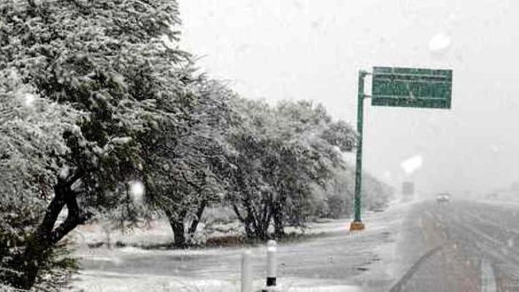 Cierran carretera de Janos, Chihuahua, a Aguaprieta, por nieve