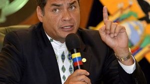 Correa defiende reformas a la Ley de Minas