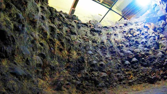 Cráneos como ladrillos en un muro: la torre de calaveras del Huei Tzompantli de Tenochtitlan