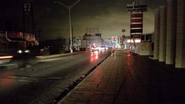 Apagón dejó anoche en Chihuahua a más de 30 mil sin energía eléctrica