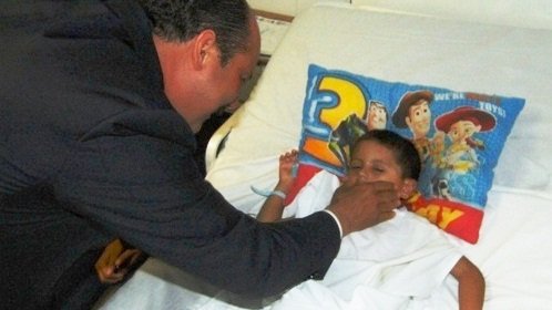 Visitó Duarte en hospital a niños víctimas de accidente en Nayarit