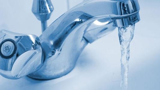Aguas con el agua de las JMAS: no cumple con la NOM de salud