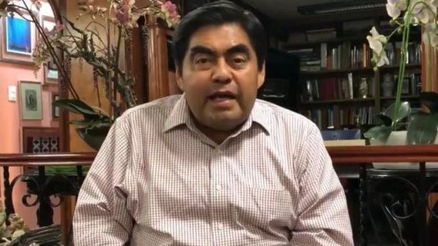 El TEPJF revoca candidatura de Barbosa para Puebla