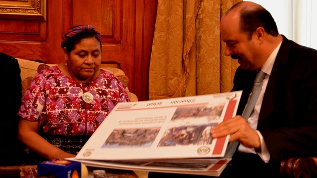 Recibe Duarte a la Nobel Rigoberta Menchú