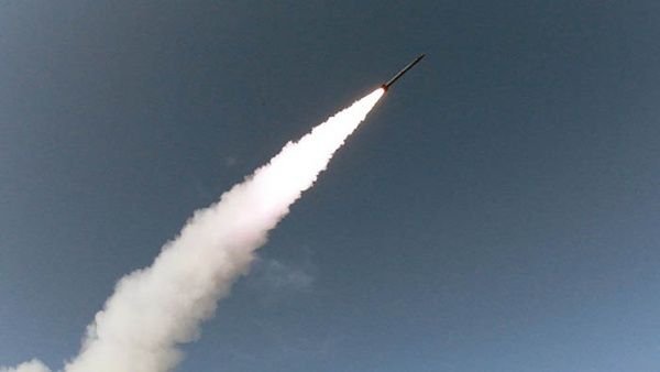 Corea del Norte lanza misil no identificado cerca de la costa