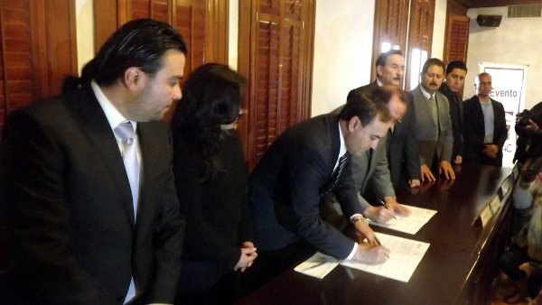 Firman convenio de apoyo para colonias pobres, Fechac y Municipio 