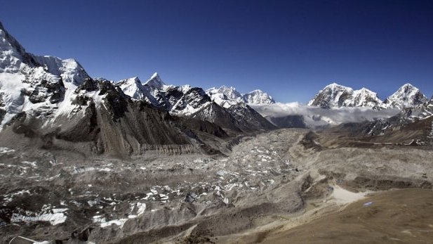 Ejecutivo de Google, entre los alpinistas muertos tras sismo en Nepal