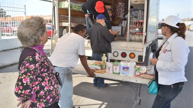 Llevan feria de servicios a la colonia Villa Juárez