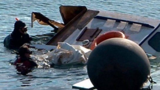 Naufragan dos botes en Rusia y mueren 11 niños