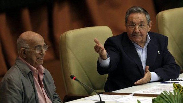 Defiende Castro sistema de partido unitario contra el imperio