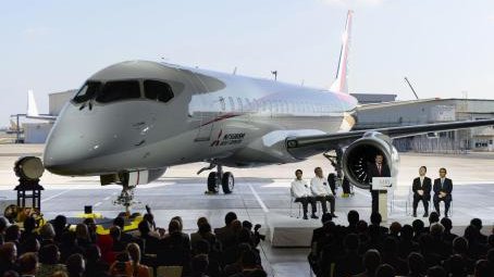 Japón retoma el vuelo en la fabricación de aviones; presenta su primer avión en 50 años
