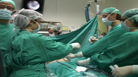 Operación pionera a un feto con una enfermedad pulmonar mortal