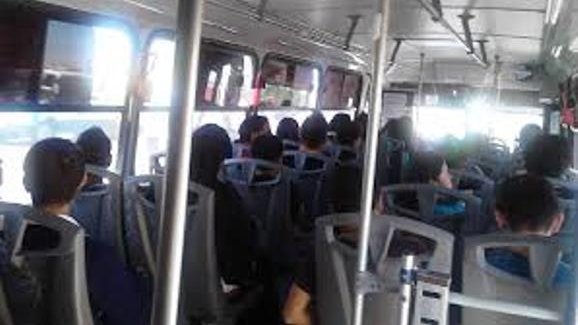 Sufren asalto a mano armada, pasajeros de autobús foráneo