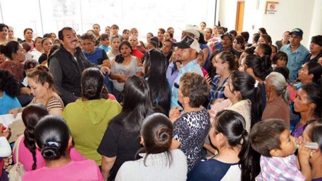 Autoridades amenazan a una comunidad estudiantil y a sus padres, en Parral