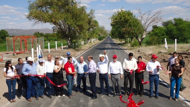 Inauguran 3 nuevos tramos carreteros en Saucillo