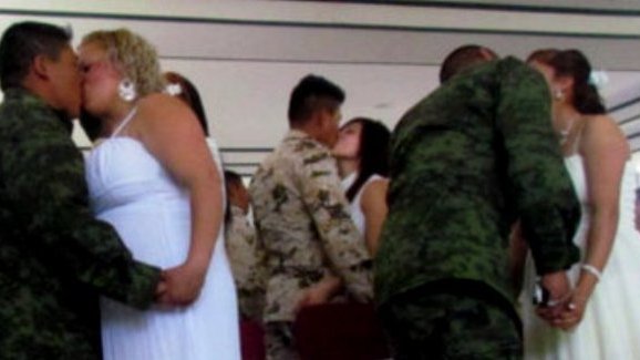Contraen matrimonio 69 parejas en la V Zona Militar