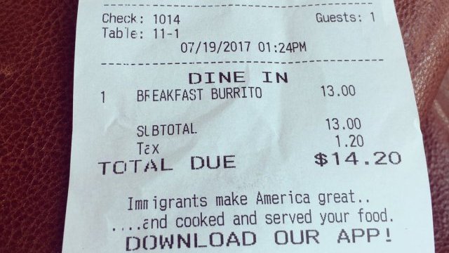 Cafetería en Los Ángeles incluye en el ticket un mensaje proinmigrante