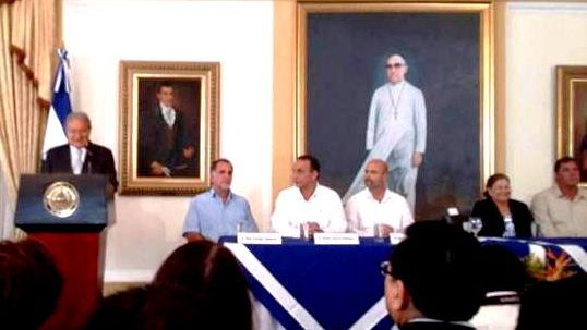 Recibe a los cinco antiterroristas cubanos, presidente de El Salvador