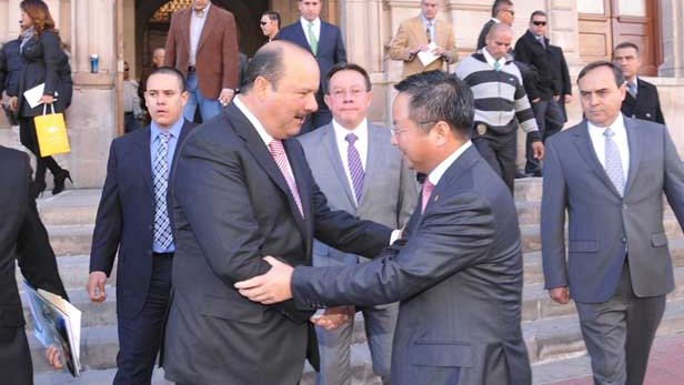 Recibió Duarte a diplomáticos y empresarios chinos