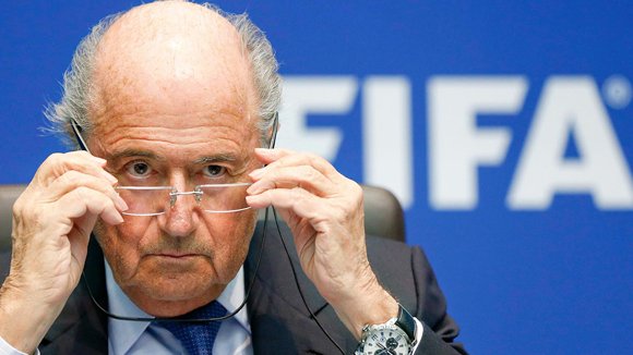 Blatter otra vez: ahora culpa a las confederaciones continentales de la corrupción en la FIFA
