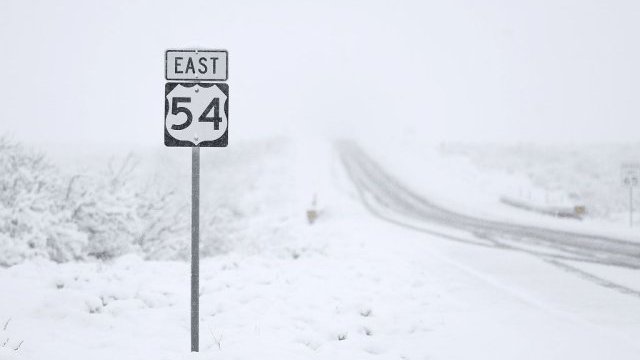 Fallas eléctricas por nevadas en El Paso; alerta se mantiene hasta las 5