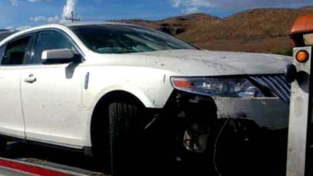 Se volcó un auto en la carretera a Delicias; tres heridos