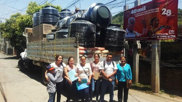 Antorcha entrega calentadores solares y material para techos a familias de Xochimilco