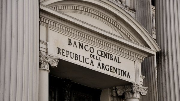 Argentina anuncia liberación del mercado cambiario