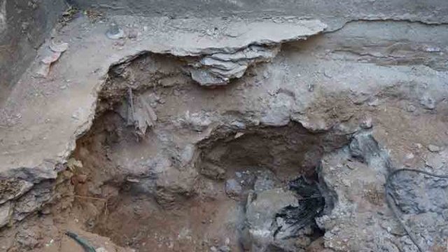 Hallan 3 bolsas con restos humanos en nueva fosa clandestina