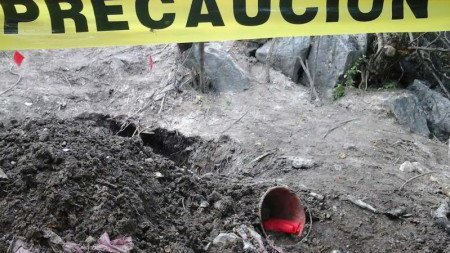 Confirma PGR: 10 fosas y 38 cuerpos en Iguala  
