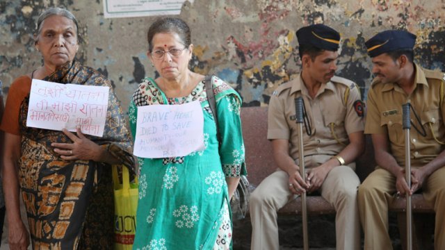 Incineran a la joven que murió tras ser violada en un autobús en India