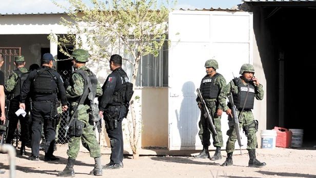 A balazos, narcos huyen entre cerco militar en Aldama