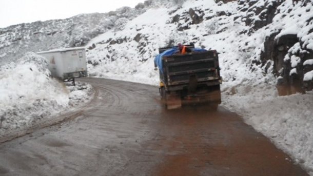 Tras intensa nevada, reabren tramo carretero Janos- Agua Prieta