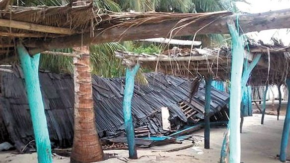 Reportan primeros daños a causa del huracán ‘Carlos’