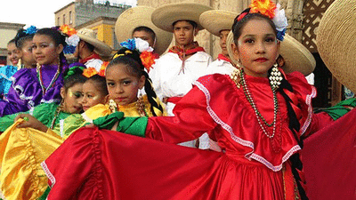Participan niños en 2o. Festival Internacional de Folklore en Morelia 
