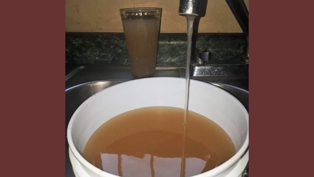 Sale agua contaminada en Rinconadas Alamedas Oriente